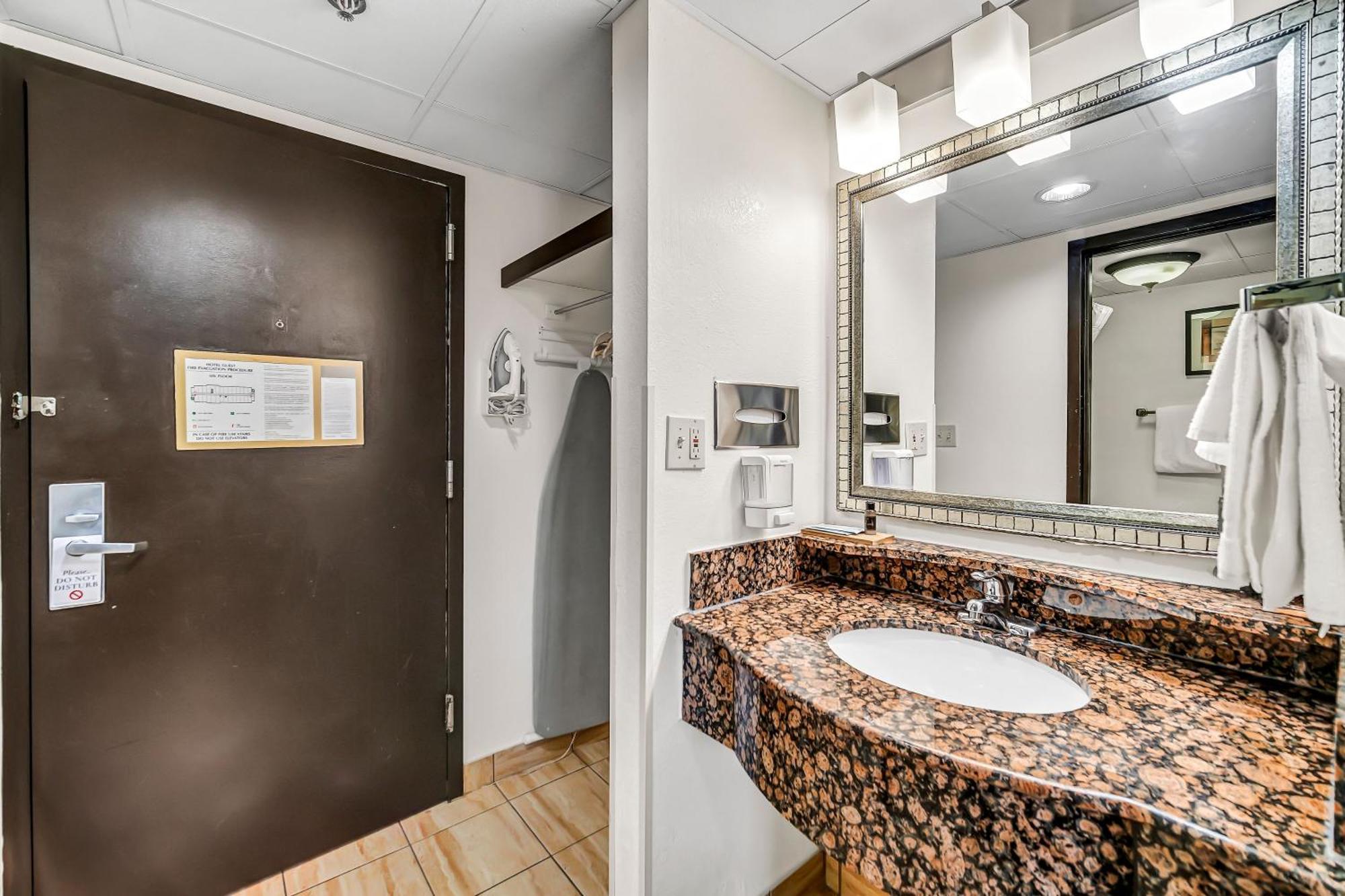 Radisson Hotel Schaumburg Ngoại thất bức ảnh